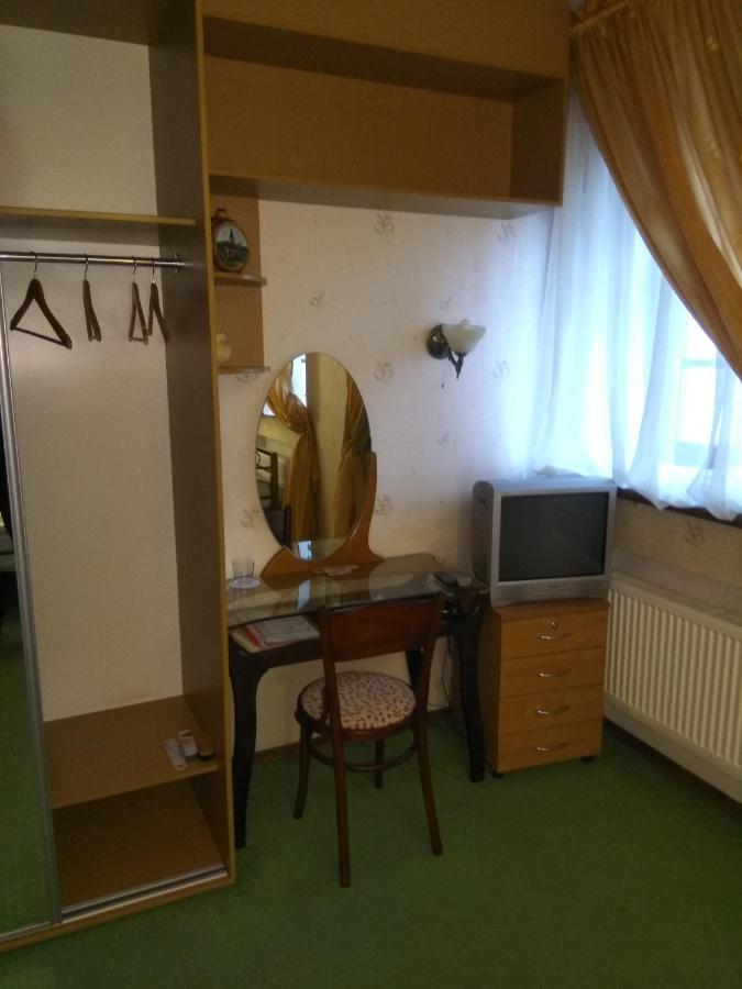 Jolki-Palki Hotel Кременчуг Экстерьер фото