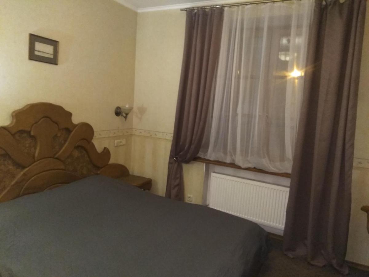 Jolki-Palki Hotel Кременчуг Экстерьер фото