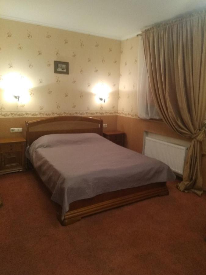 Jolki-Palki Hotel Кременчуг Экстерьер фото