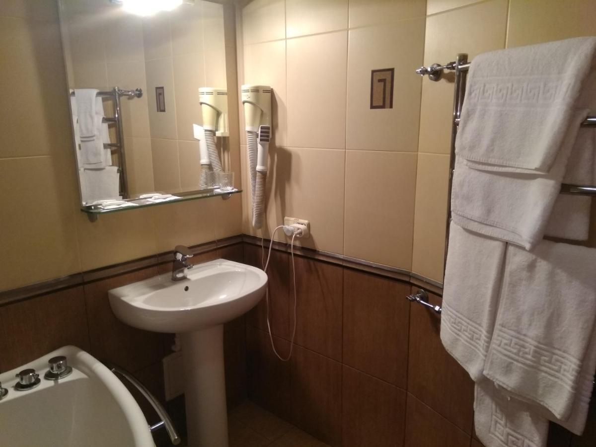 Jolki-Palki Hotel Кременчуг Экстерьер фото